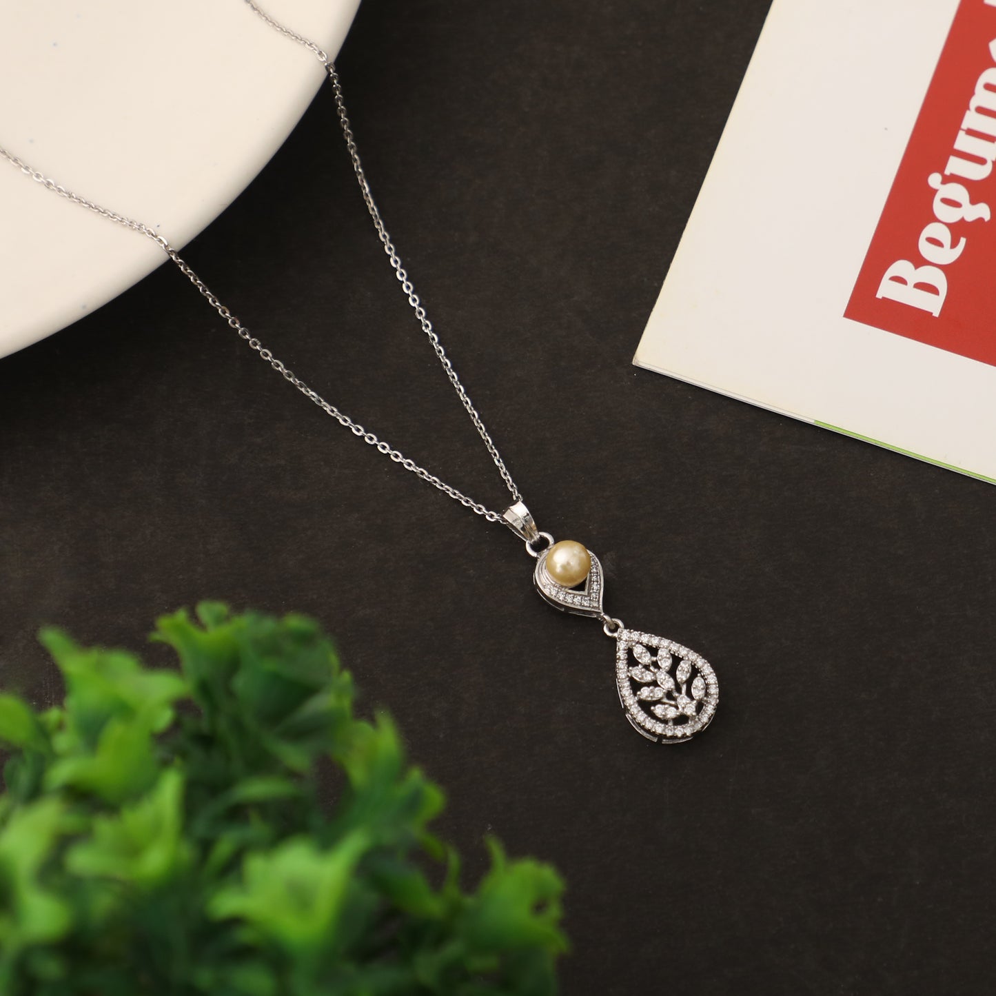 Leafy Pearl Teardrop 925 Sterling Silver Pendant